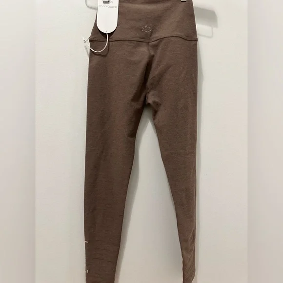 Beyond Yoga Leggings - barre3 - Picture 2 of 4